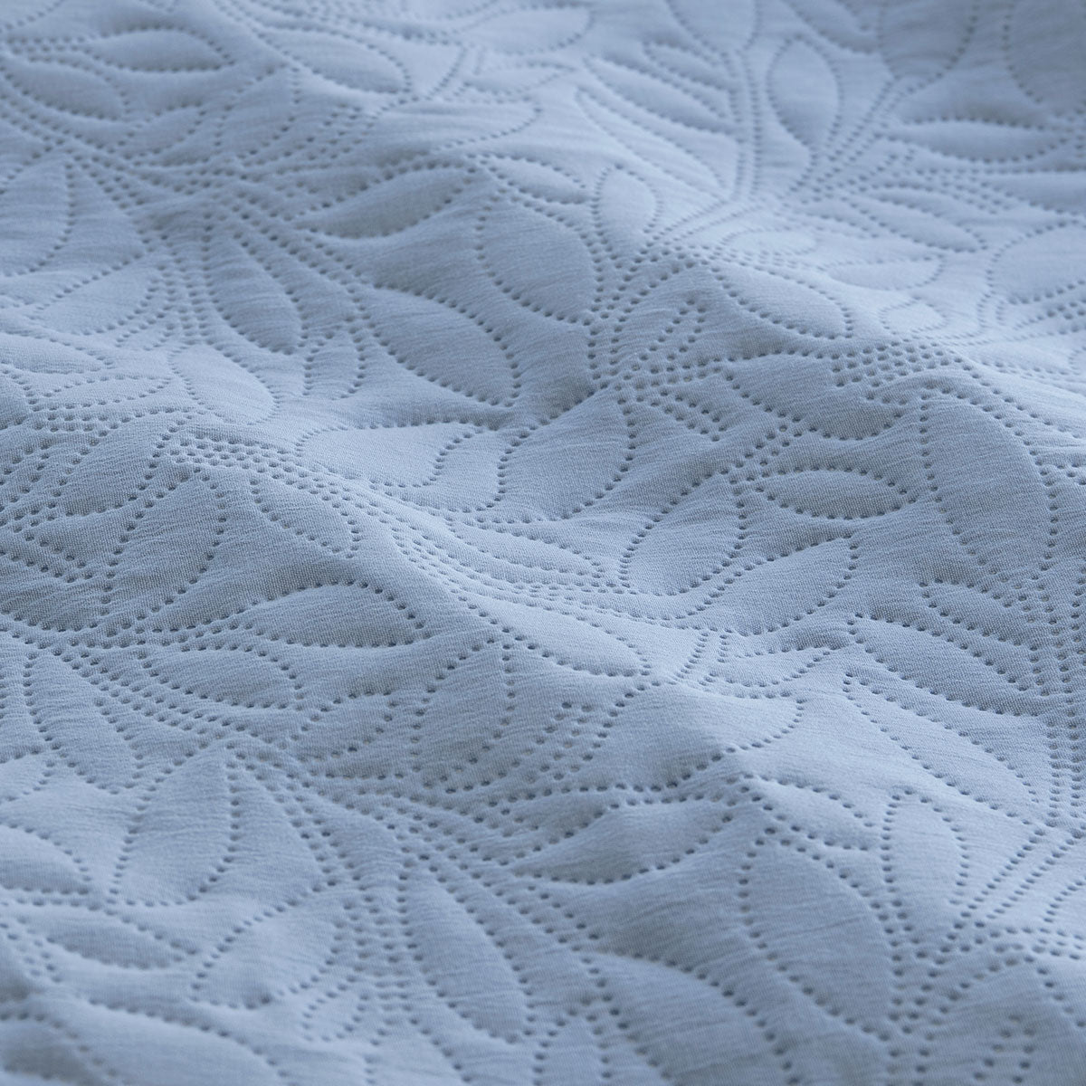 KING Pinsonic Embossed Quilt Cover Set - Bluebell