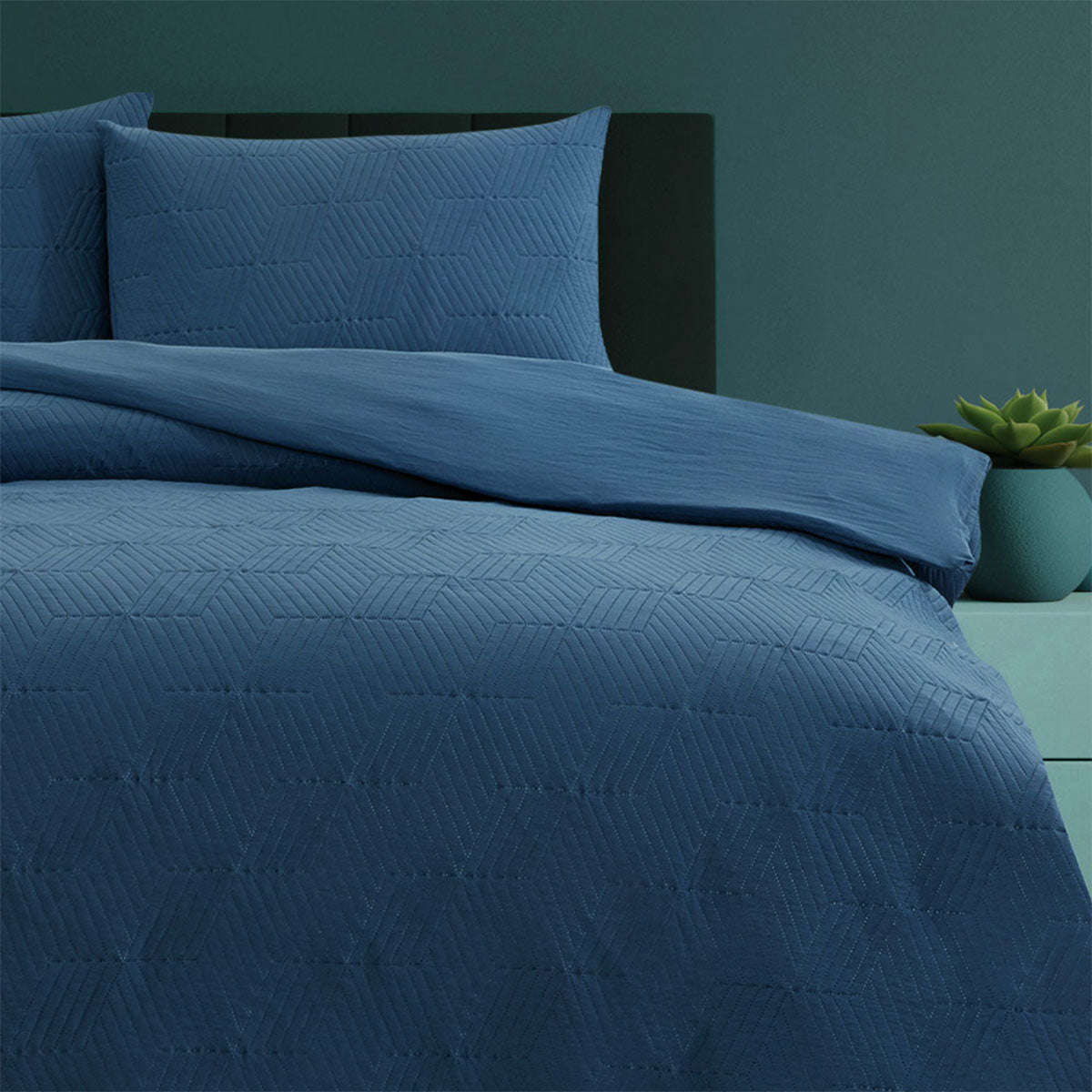 KING Embossed Vintage Washed Quilt Cover Set - Navy