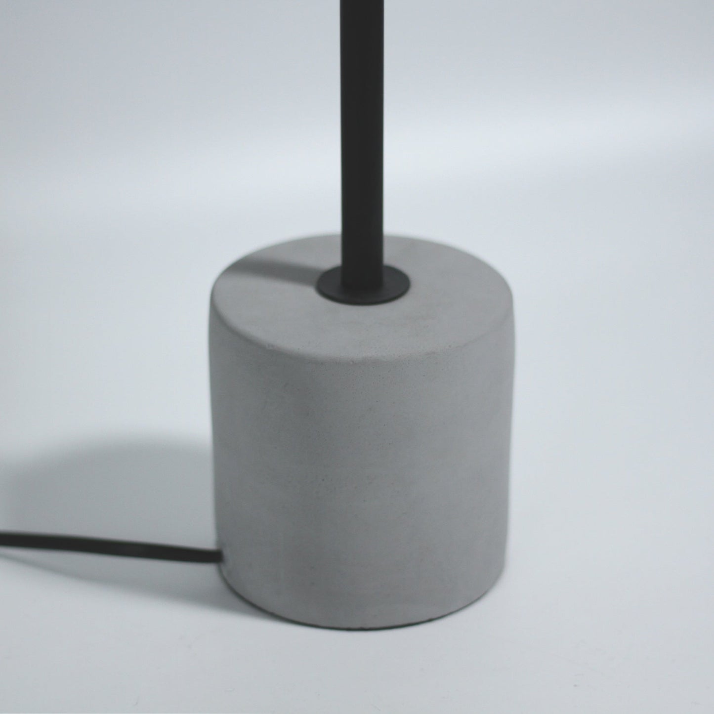 Simplistic and Elegant Table Lamp - Grey