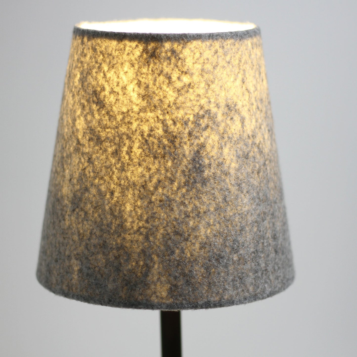 Simplistic and Elegant Table Lamp - Grey